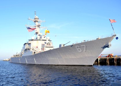 US Navy 101012-N-5292M-816 The guided-missile destroyer USS Cole (DDG 67) is pierside at Naval Station Norfolk