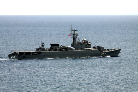 US Navy 101007-N-9643S-018 HTMS Kraburi (457) - 2010