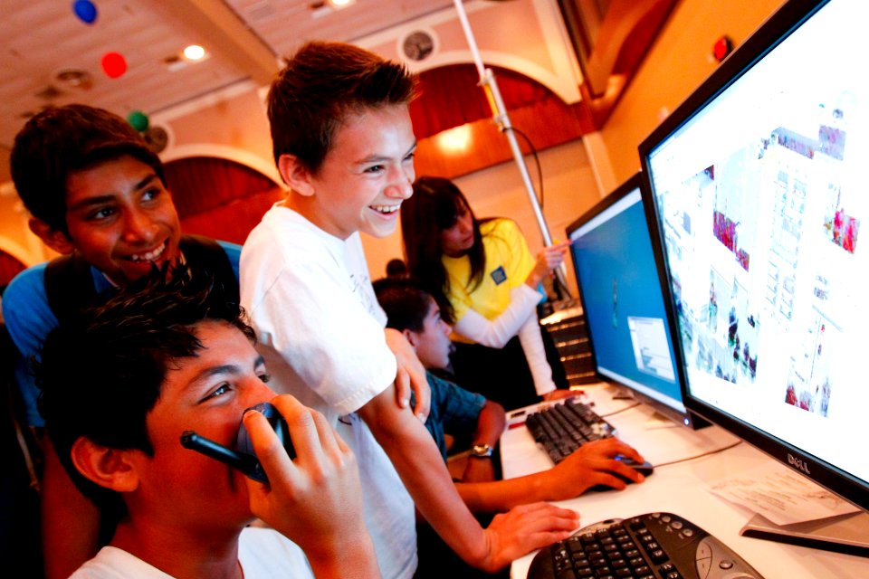 US Navy 101013-N-8863V-522 Eighth grade students from Mira Loma Middle School use a ground tracking system during the 11th annual Science and Techn