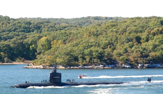 US Navy 101008-N-7516W-018 The Los Angeles-class attack submarine USS Providence (SSN 719) transits the Thames River as it departs Naval Submarine photo