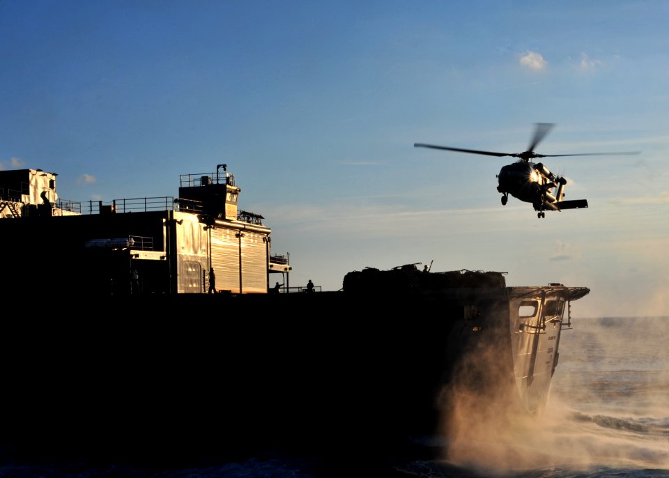 US Navy 101014-N-1287L-056 An HH-60H Sea Hawk helicopter assigned to the Dragonslayers of Helicopter Anti-Submarine Squadron (HS) 11 prepares to lo