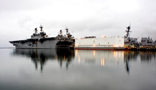US Navy 101015-N-9643K-021 The amphibious assault ship USS Makin Island (LHD 8) is moored on Pier 13 at Naval Base San Diego