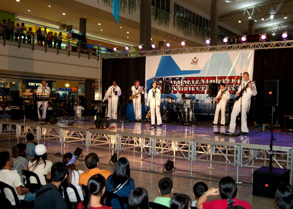 US Navy 101016-N-6770T-122 The U.S. 7th Fleet Band, Orient Express, performs during a joint performance with the Philippine Navy Band