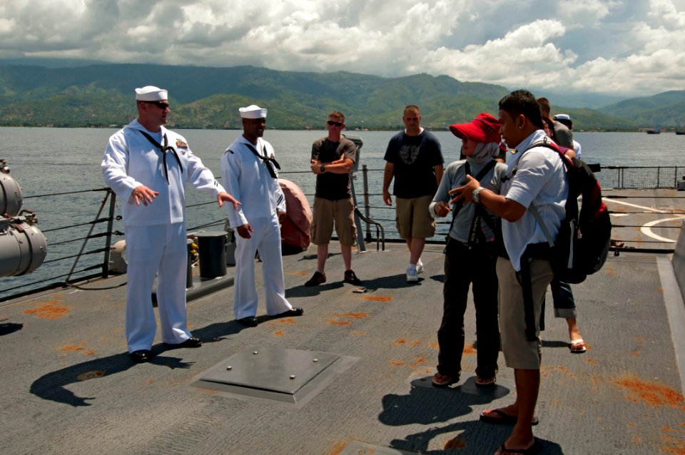 US Navy 111127-N-ER662-459 Sailors aboard the Arleigh Burke-class guided-missile destroyer USS Stethem (DDG 63) guide a tour group on the ship duri