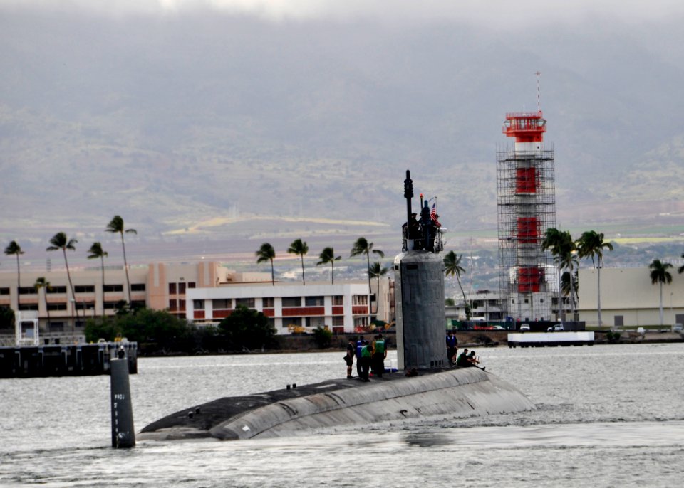 US Navy 111201-N-UK333-091 The Virginia-class submarine USS North Carolina (SSN 777) departs Joint Base Pearl Harbor-Hickam for their first operati