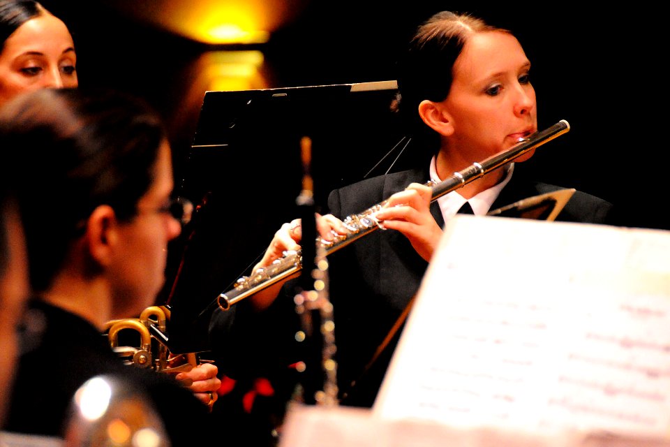 US Navy 111204-N-CD297-026 Musician 3rd Class Elizabeth Fisher, from Virginia Beach, Va., assigned to U.S. Navy Band Great Lakes,