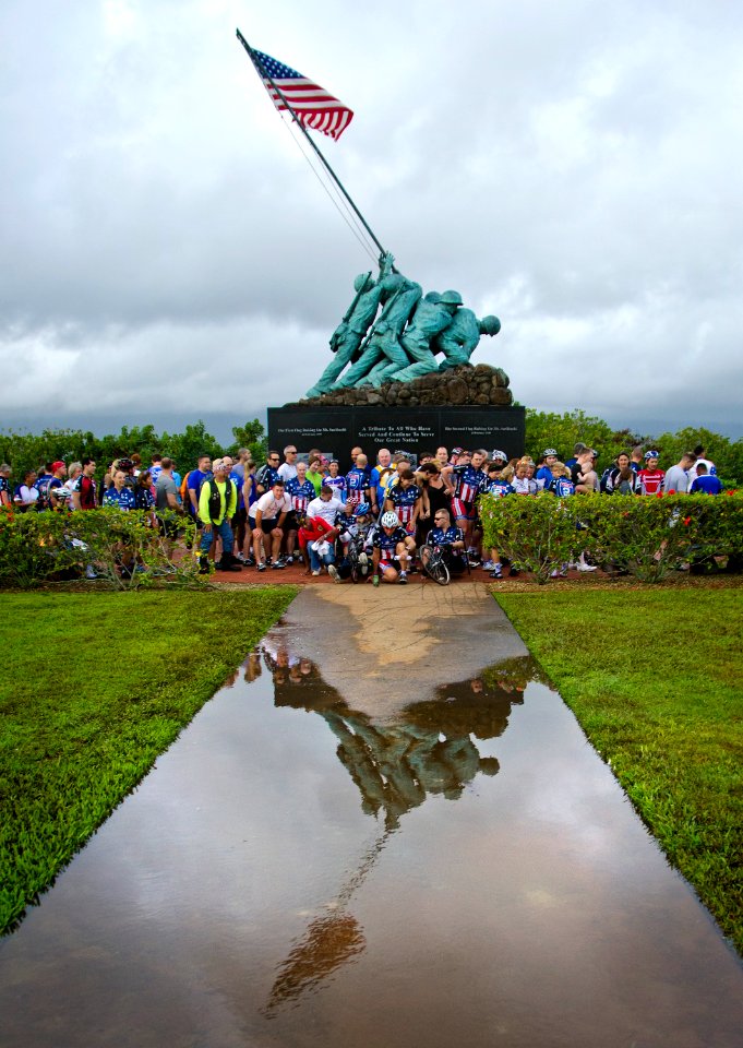 US Navy 111203-N-RI884-023 Service members and volunteers participating in the Ride 2 Recovery Cyclefest, a noncompetitive fundraising bike ride, m