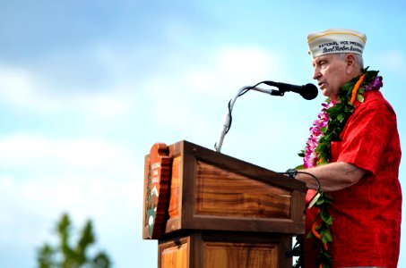 US Navy 111207-N-WP746-619 Pearl Harbor survivor Mal Middlesworth delivers the keynote address during the 70th anniversary of the attack on Pearl H photo