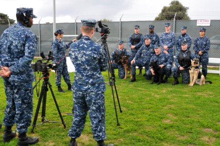 US Navy 111207-N-MO201-042 Adm. Samuel J. Locklear III, commander of U.S. Naval Forces Europe-Africa and commander Allied Joint Forces Command Napl