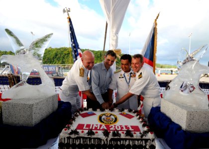 US Navy 111206-N-KK935-250 Cake gets cut at reception