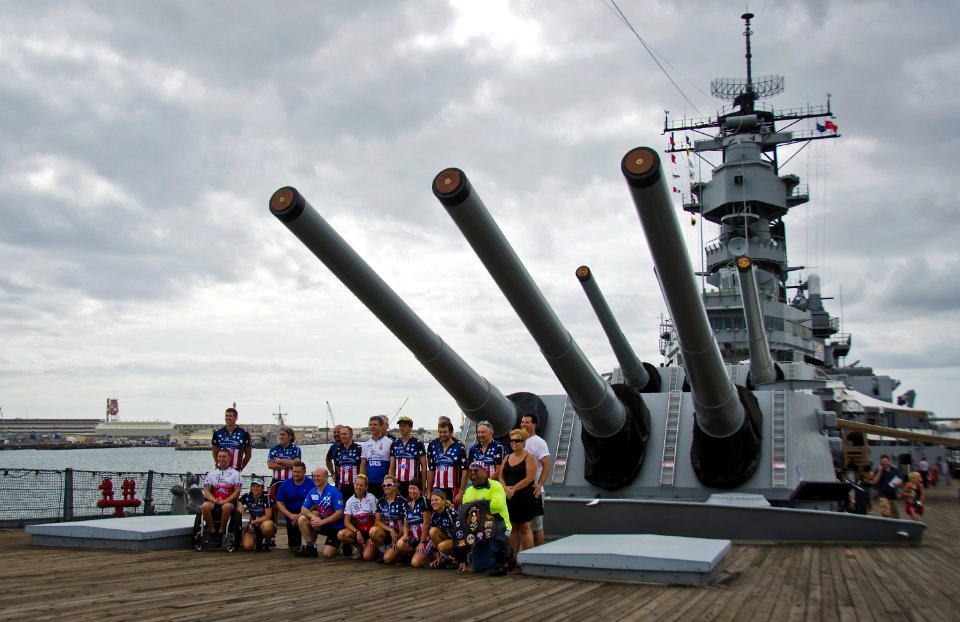 US Navy 111203-N-RI884-144 Service members and volunteers participating in the Ride 2 Recovery Cyclefest, a noncompetitive fundraising bike ride, t