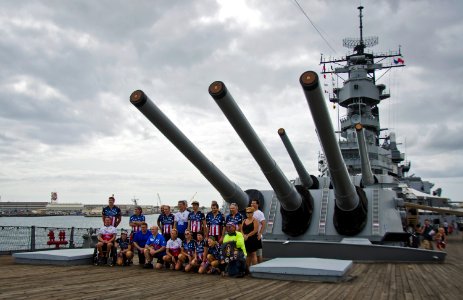 US Navy 111203-N-RI884-144 Service members and volunteers participating in the Ride 2 Recovery Cyclefest, a noncompetitive fundraising bike ride, t