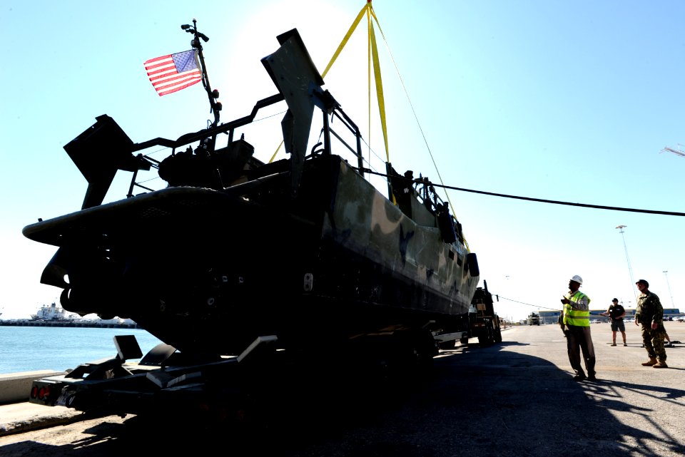 US Navy 111207-N-RP435-222 Sailors assigned to Riverine Squadron (RIVRON) 2 prepare to launch one of the riverine command boats into the Arabian Gu