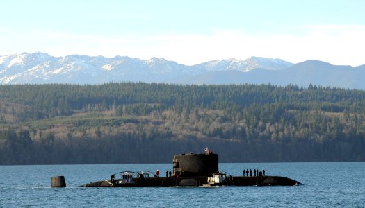 US Navy 111212-N-GU530-270 The Royal Canadian Navy long-range patrol submarine HMCS Victoria (SSK 876) arrives at Naval Base Kitsap-Bangor for a po