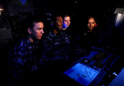 US Navy 111208-N-GZ277-104 Sailor trains air traffic controllers