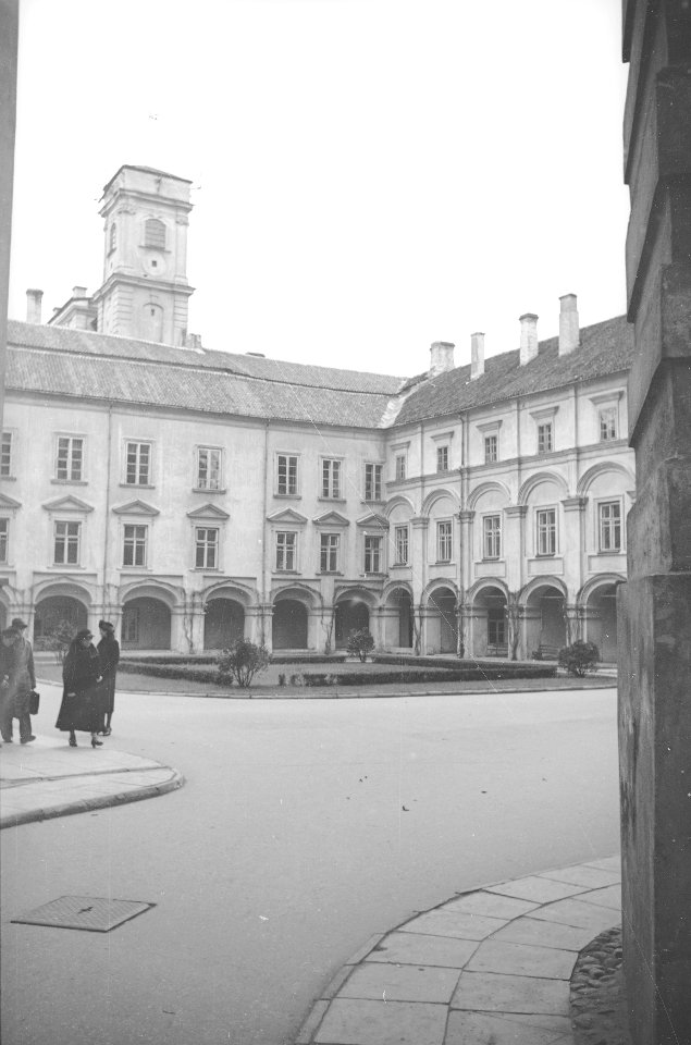 Vilnia, Universyteckaja, Vialiki Dvor. Вільня, Унівэрсытэцкая, Вялікі Двор (H. Poddębski, 1937)