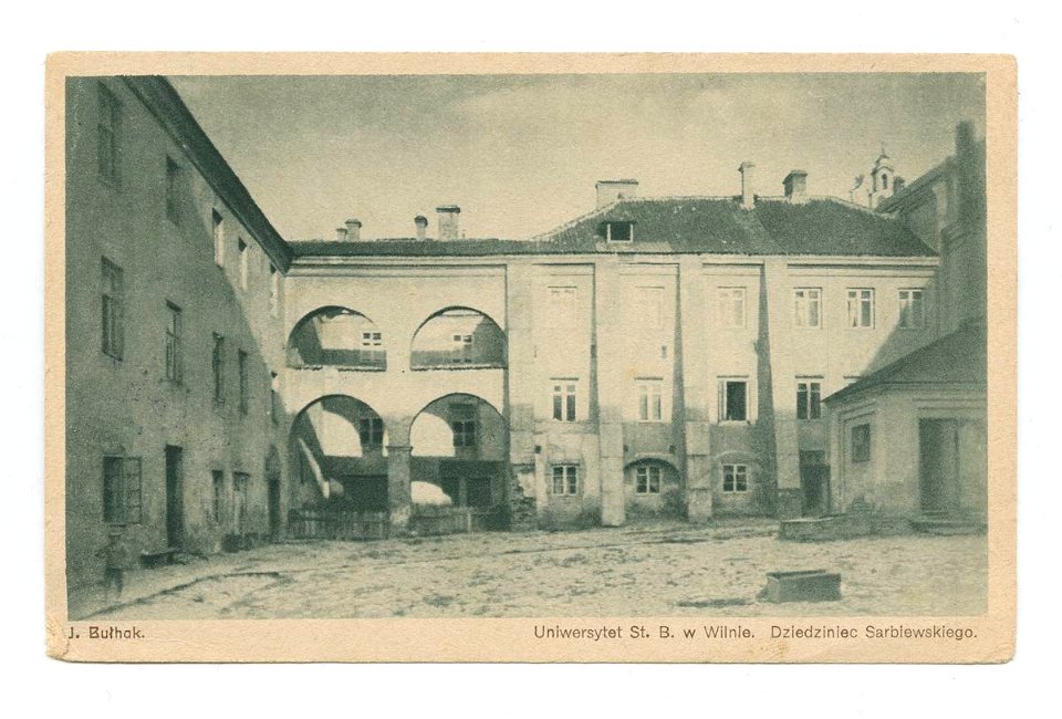 Vilnia, Universyteckaja, Dvor Sarbievija. Вільня, Унівэрсытэцкая, Двор Сарбевія (J. Bułhak, 1918, 1921-39)