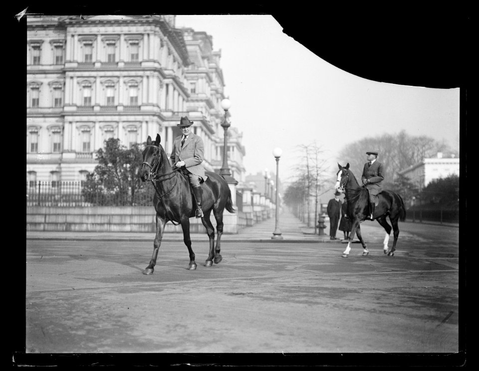 Warren Harding on horse; State, War and Navy Building in background. Washington, D.C. LCCN2016890961