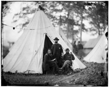 Warrenton, Va. Maj. Charles J. Whiting, Capt. James E. Harrison, and Capt. Wesley W. Owens of the 5th U.S. Cavalry LOC cwpb.03840