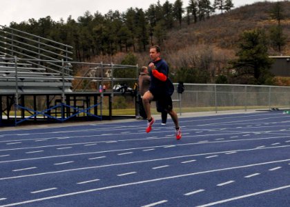 Warrior Games 2013 Track and Field Practice 130509-N-DT940-021