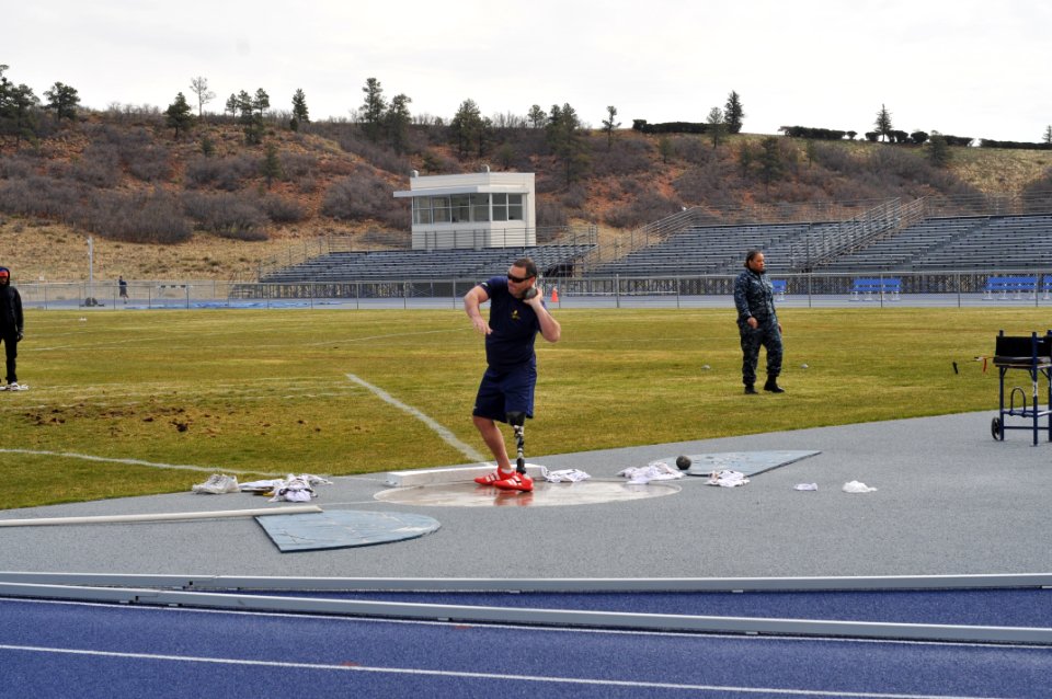 Warrior Games 2013 - Track and Field Practice 130513-N-DT940-011