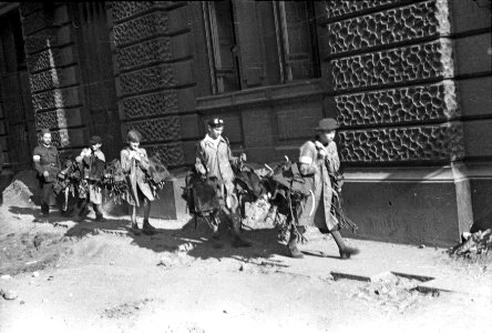 Warsaw Uprising by Lokajski - Moniuszki St - 8911