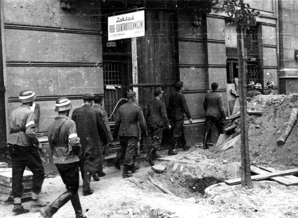 Warsaw Uprising by Lokajski - POWs - 3011