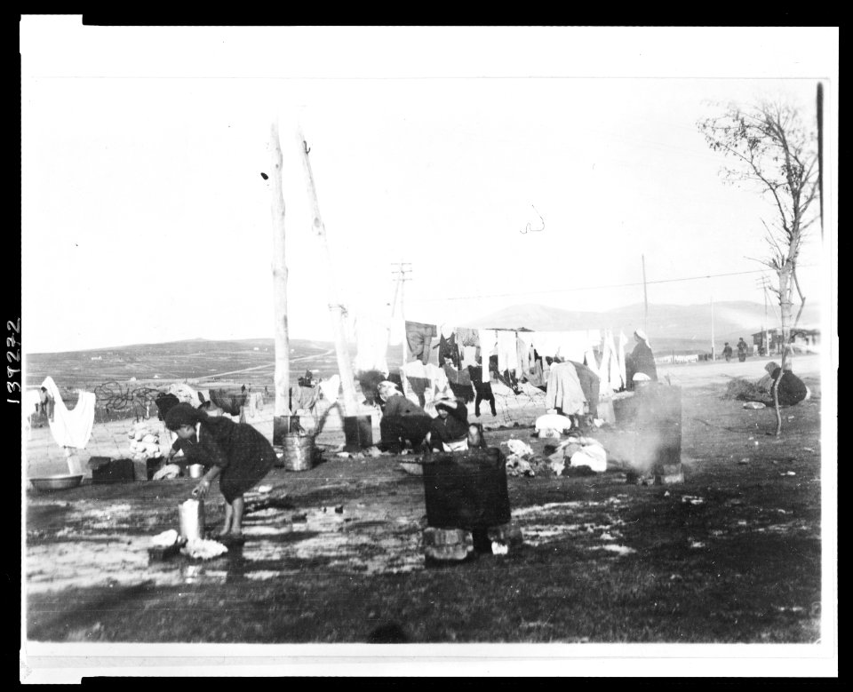 Wash day scenes at Camp Lembert (i.e. Lembet), Salonica LCCN2010650528