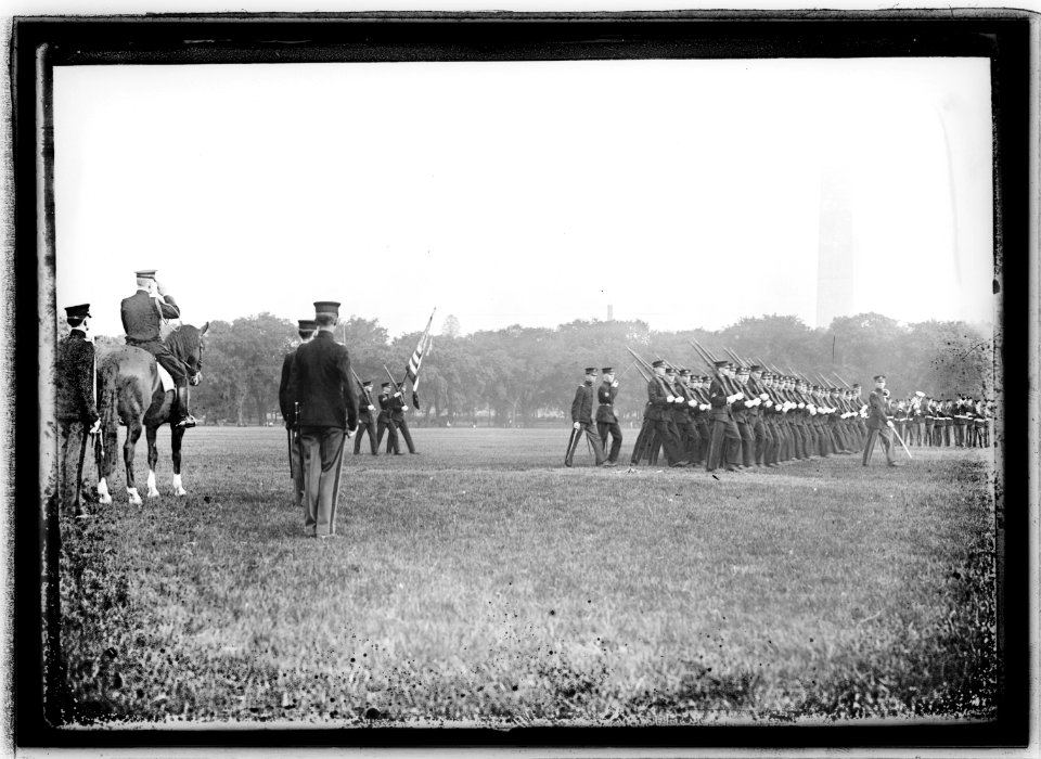 Wash. D.C. high school cadets on momument grounds, (Washington, D.C.), 5-19-14 LCCN2016850992