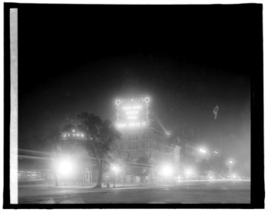 Wash., D.C., Food Adm., World War I- elec. signs, 7th & Pa. Ave., N.W. LCCN2016824346