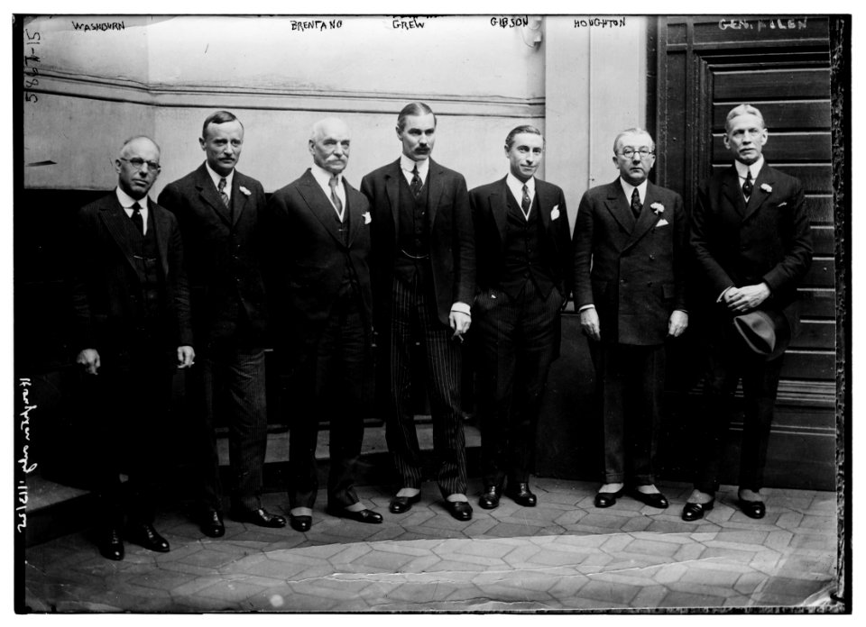 Washburn, Brentano, Grew, Gibson, Houghton, Gen. Allen LCCN2014715336