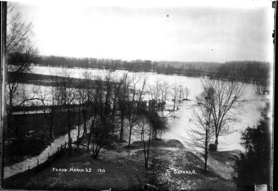 Washed out road during Oxford flood 1913 (3194465264)