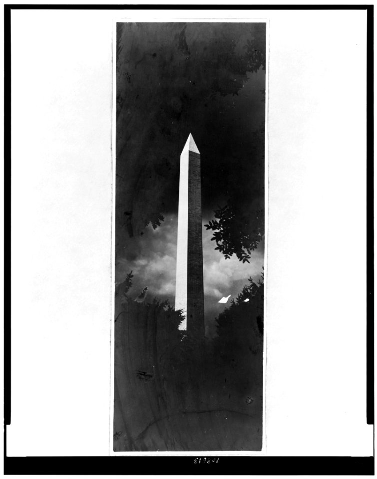 Washington Monument at night LCCN93517174
