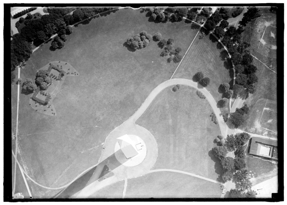 WASHINGTON MONUMENT. VIEW FROM AIR LCCN2016870078