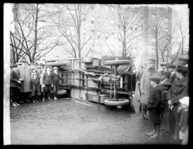 Washington Rapid Transit Co. wreck LCCN2016823700