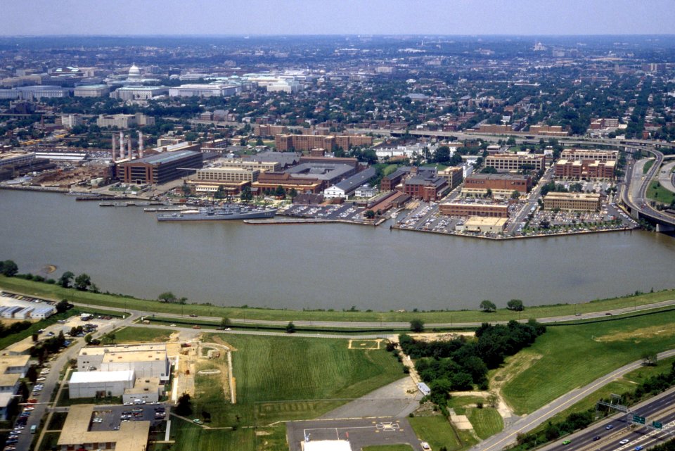 Washington Navy Yard aerial view 1985
