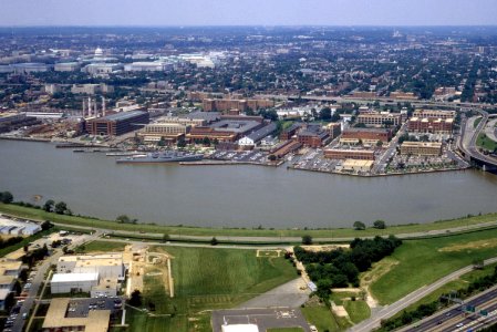 Washington Navy Yard aerial view 1985