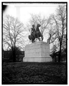 Washington Statue Washington Circle, (Washington, D.C.) LCCN2016824076