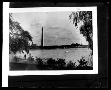 Washington) Monument Slide LCCN2016819427