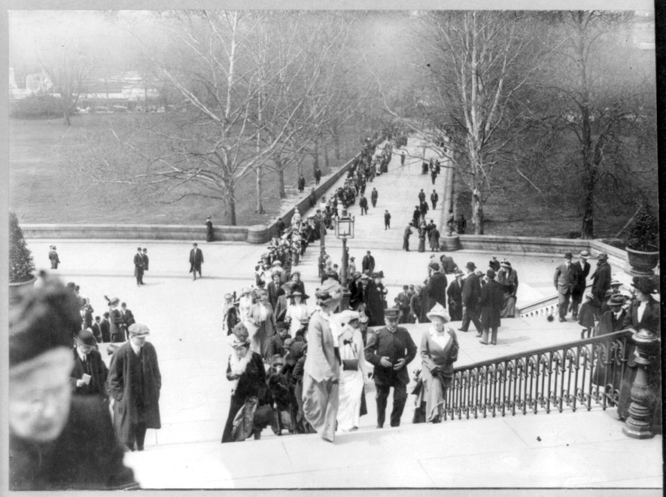Washington, D. C., Suffragettes at Capitol opening of Congress LCCN2013648108
