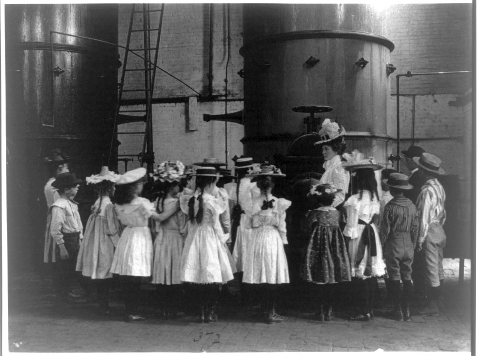 Washington, D.C. Public Schools - classroom scenes and school activities LCCN2001703642