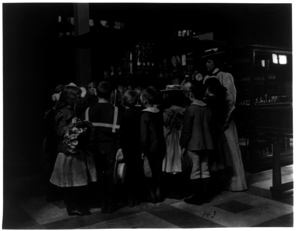 Washington, D.C. Public Schools - classroom scenes and school activities LCCN2001703649