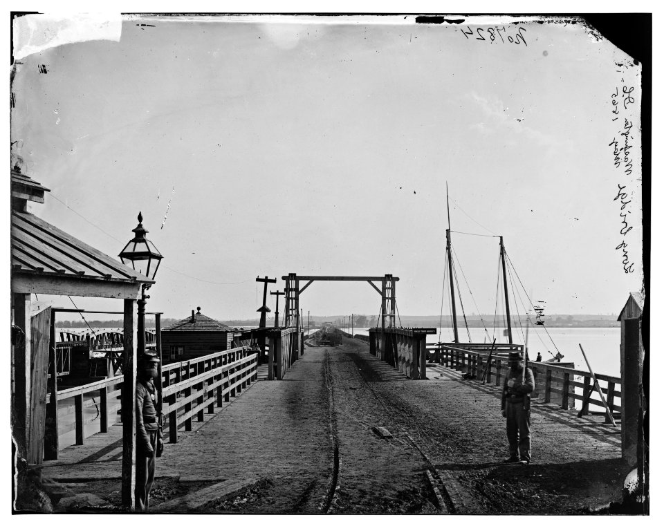 Washington, D.C. The Long Bridge over the Potomac seen from the city LOC cwpb.04247