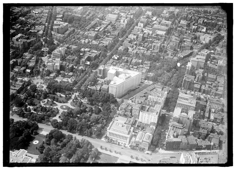 WASHINGTON, D.C., DOWNTOWN. VIEW FROM AIR LCCN2016870085