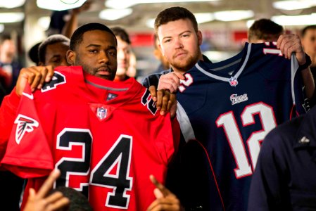 Watching Super Bowl LI 170203-N-YL257-051 (32723831022)