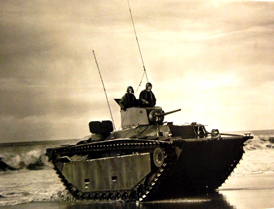 Water Buffalo, Landing Vehicle Tracked (LVT), amphibious warfare vehicle, WWII (21012208195)