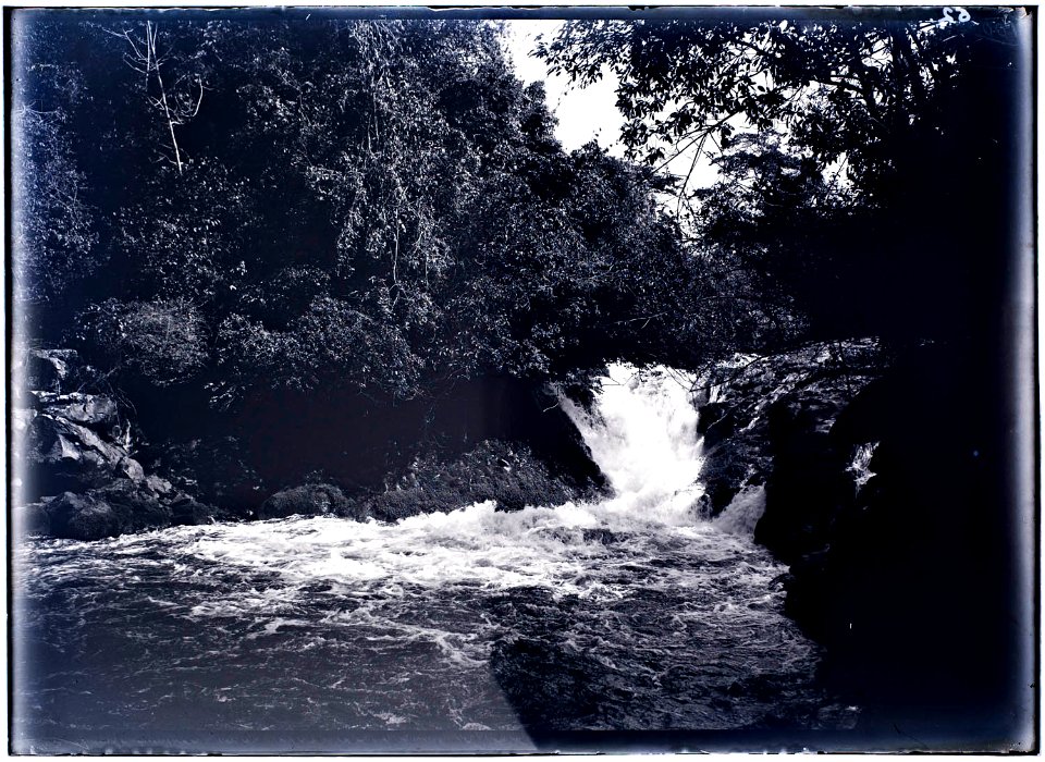 Waterval in het stroomgebied van de Tapanahoni-rivier 2