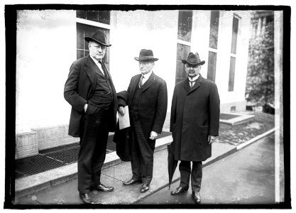 Watson, McCumber, Curtis, 5-6-22 LCCN2016846230