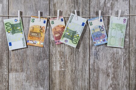 Euro gift give