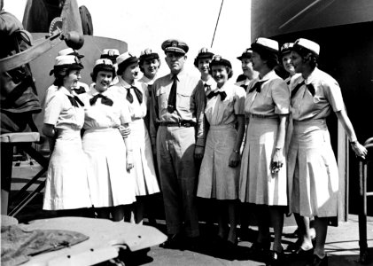 WAVES officers pose aboard USS General Omar Bundy (AP-152) on 25 June 1945 (80-G-330769)